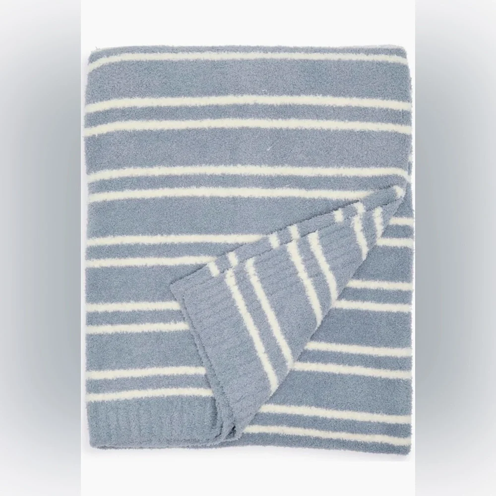 NWT Barefoot Dreams CozyChic double striped throw in moonbeam/cream- 45” x 60”